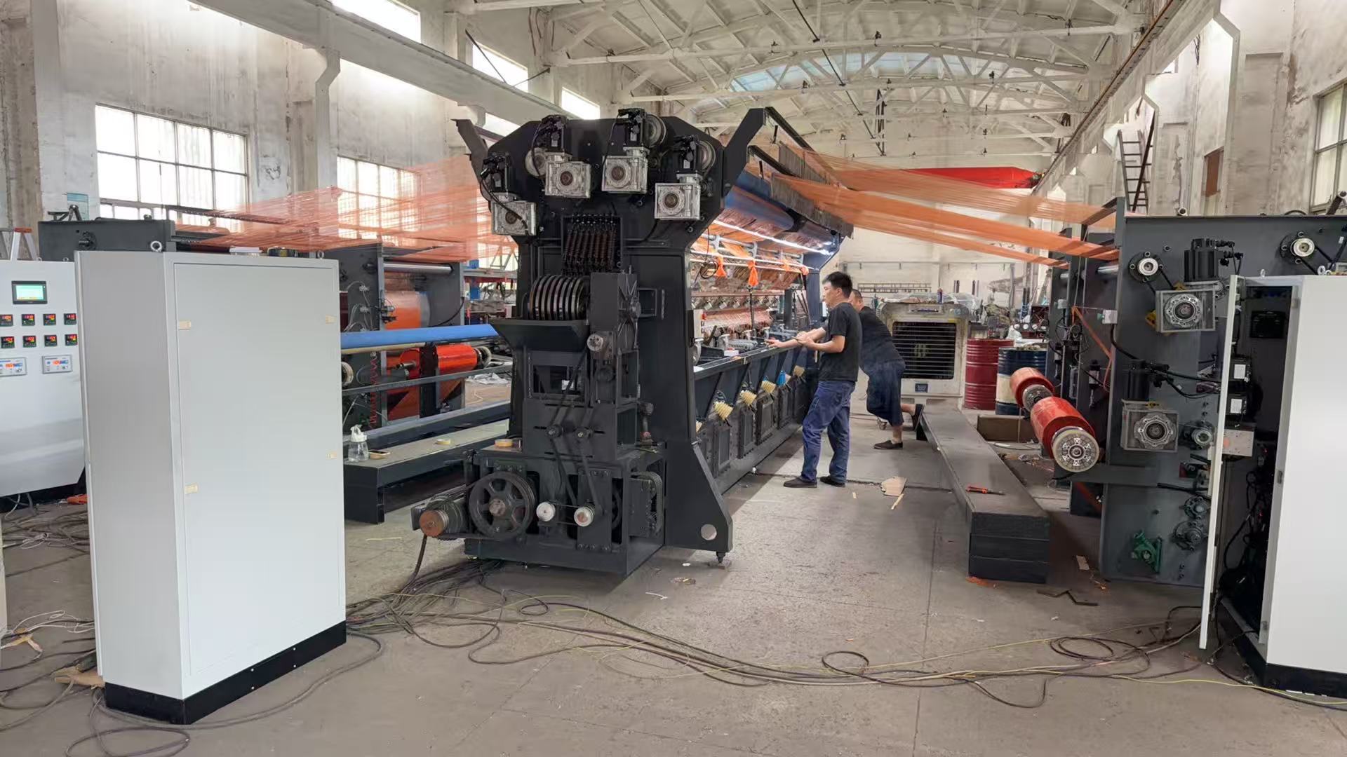 Dernière affaire concernant Double Needle Bed Warp Knitting Machine for Industrial Textile Manufacturing